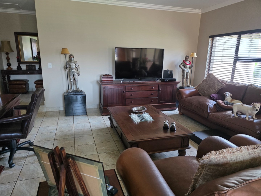 To Let 3 Bedroom Property for Rent in Wilkoppies North West